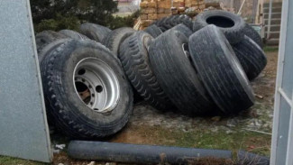 Мужчина обокрал шиномонтажную мастерскую с помощью тележки в Сакском районе