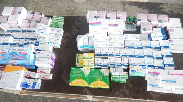 Незаконный ввоз медикаментов пресекли на границе Крыма