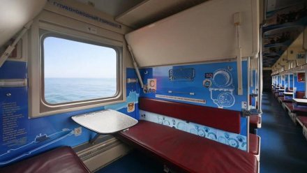 Из Севастополя в Санкт-Петербург отправился уникальный вагон «Подводная лодка» 