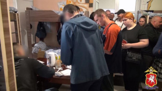 В севастопольском хостеле полицейские нашли нелегальных мигрантов [ВИДЕО]