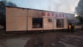 Продуктовый магазин сгорел в Саках