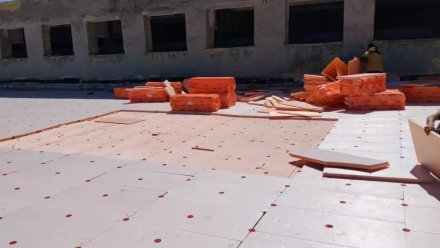 В Крыму суд обязал подрядчика возместить убытки за невыполненные работы по ремонту кровли лаборатории 