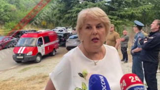 Для сотрудников МЧС, участвующих в тушении пожара под Алуштой организовали подвоз воды 