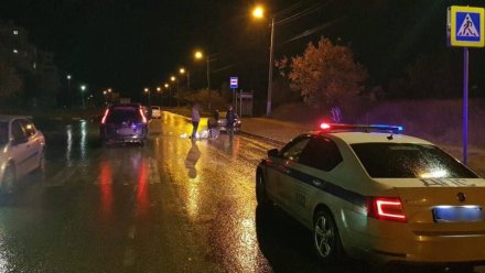 «Москвич» сбил двух пешеходов на переходе в Керчи