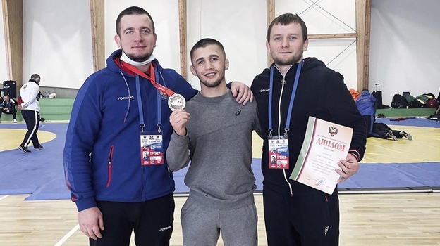 Борцы из Крыма завоевали две медали на чемпионате России