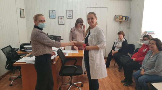 Три семьи медиков получили квартиры в Крыму