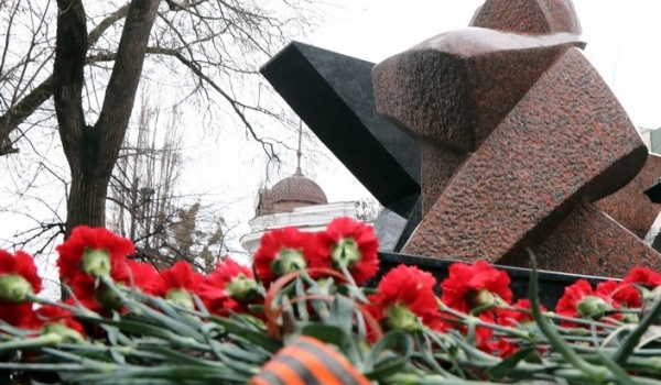 В Симферополе почтили память воинов-интернационалистов
