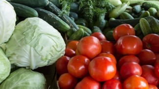 Цены на помидоры и капусту в Крыму упали в два раза