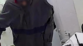 Не хватало денег на лыжи: В Ялте задержали мужчину, который похитил деньги, угрожая ножом сотруднику офиса