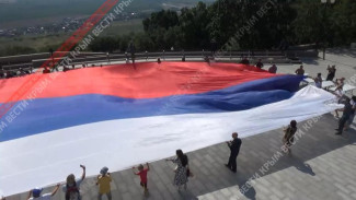 В Севастополе развернули флаг России площадью более 500 квадратных метров