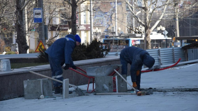 Власти Симферополя не называют сроков завершения реконструкции площади Ленина