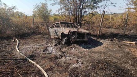 Два автомобиля сгорело в Бахчисарайском районе
