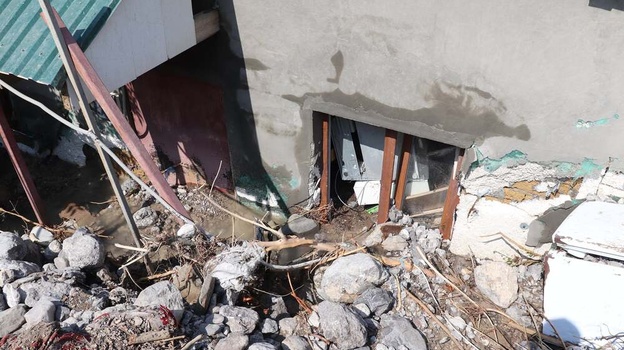 Несколько домов в Ялте признали непригодными для жизни после потопа 