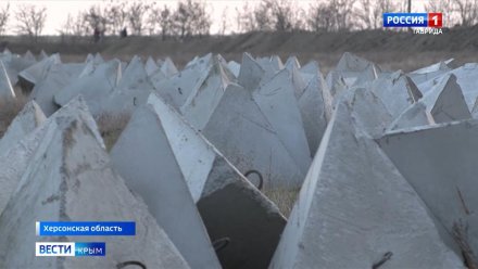 «Зубы дракона» и окопы: российские военные выстроили несколько линий обороны на левом береге Днепра