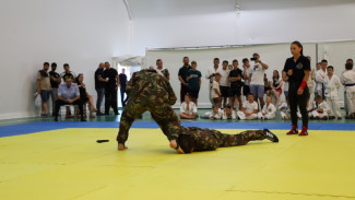Полицейские Севастополя провели соревнования по рукопашному бою