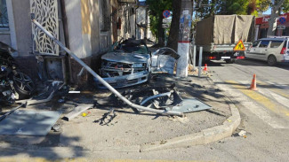 Два человека пострадали в серьезном ДТП в Симферополе