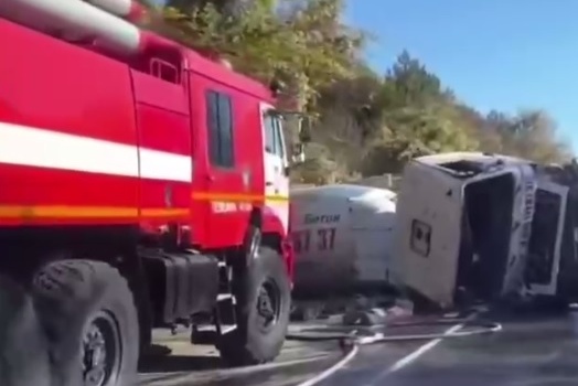 Три человека пострадали в аварии с грузовиком в Крыму (ВИДЕО)
