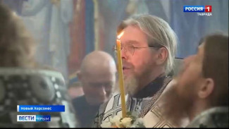 Сотни крымчан приняли участие в Крестном ходе, посвященному Страстной пятнице