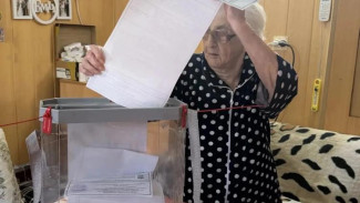 100-летняя женщина проголосовала на выборах в Крыму