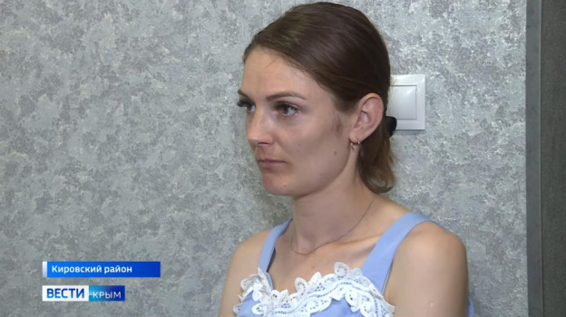 Сотрудники крымского Следкома помогли сироте получить положенную квартиру