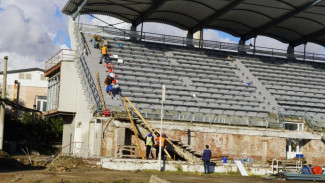 В Керчи продолжают капитальный ремонт стадиона имении 50-летия Октября