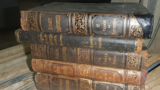 Мужчина пытался вывезти из Крыма пять старинных книг