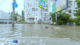 Салгир затопил улицы Симферополя