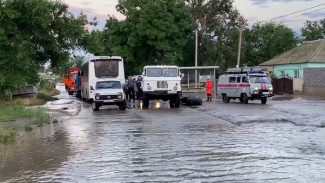 Обильные осадки затопили село Приозёрное в Крыму (ВИДЕО)