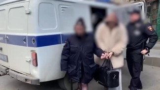 В Крыму задержали пособницу мошенников, похитивших у семьи из Ялты 280 тысяч долларов