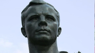 Историческая справка: в Симферополе был установлен первый в мире памятник Гагарину