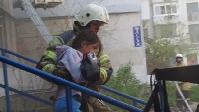 В Симферополе эвакуировали 14 человек из-за пожара