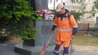 400 человек ежедневно делают столицу Крыма чище