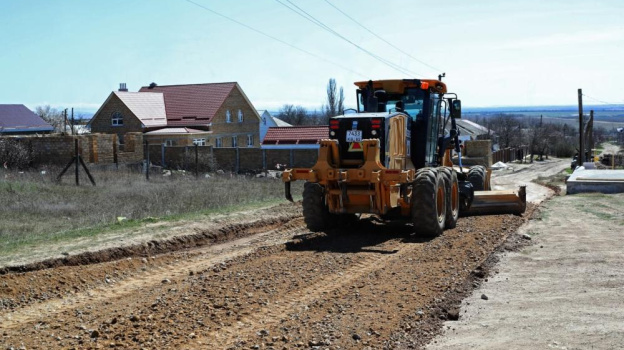 Грейдирование дорог Крыма завершено на 82%
