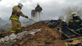 В Старом Крыму три часа тушили пожар