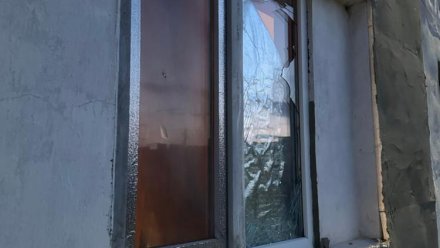 В Красногвардейском районе женщина из-за ревности разбила окно соседке