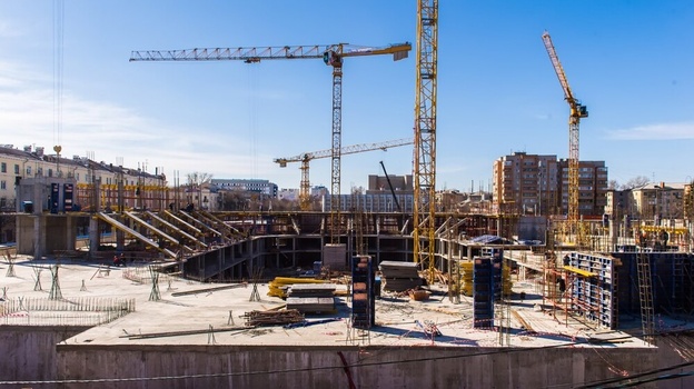 Более 350 объектов строительства введут в эксплуатацию в Крыму до конца года