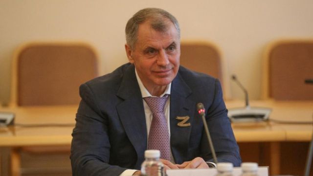 В Крыму подобрали слова на замену модным англицизмам