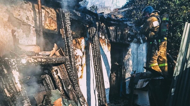 В Севастополе дотла сгорел частный дом