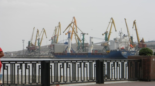 В Феодосии спасают порт 