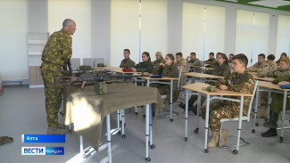 Семь военно-патриотических центров планируют создать в Крыму