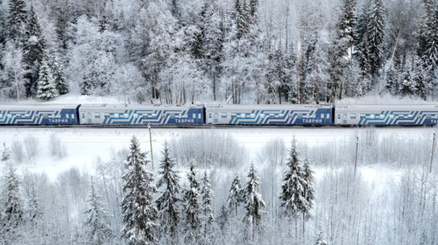 Пять поездов из Крыма задерживаются в пути следования 8 января