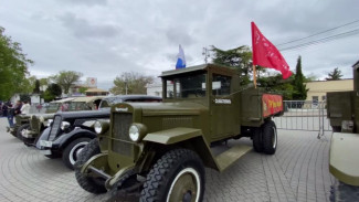 В Севастополе организовали выставку военной техники в честь Дня Победы