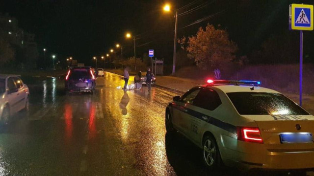 «Москвич» сбил двух пешеходов на переходе в Керчи