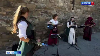 В Генуэзской крепости открылся Международный рыцарский фестиваль