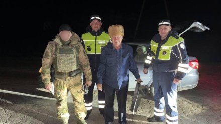 В Евпатории автоинспекторы помогли водителю-пенсионеру 