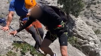 Крымские спасатели эвакуировали туриста с горы Сокол