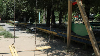 Детскую площадку в Кировском районе отремонтировали только после вмешательства Прокуратуры