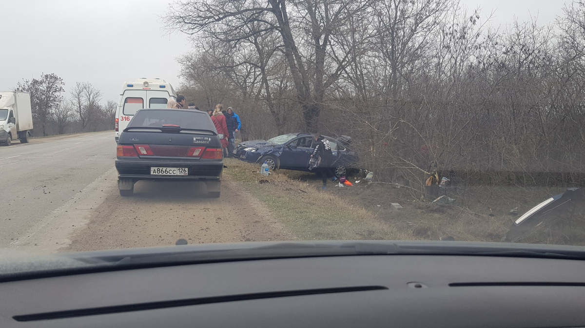 Чп крым. ДТП В Красногвардейском Крым. Авария в Красногвардейском районе Крым. ДТП Красногвардейский район Крым. ДТП Красногвардейский район Крым вчера.