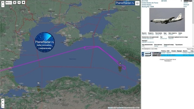 Американский самолёт-разведчик шпионит у берегов Крыма