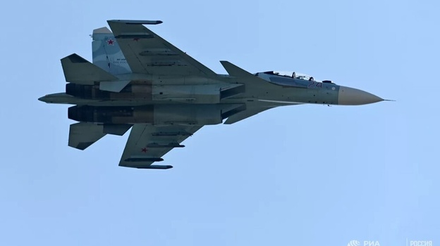 Российские истребители развернули три военных французских самолета над Черным морем